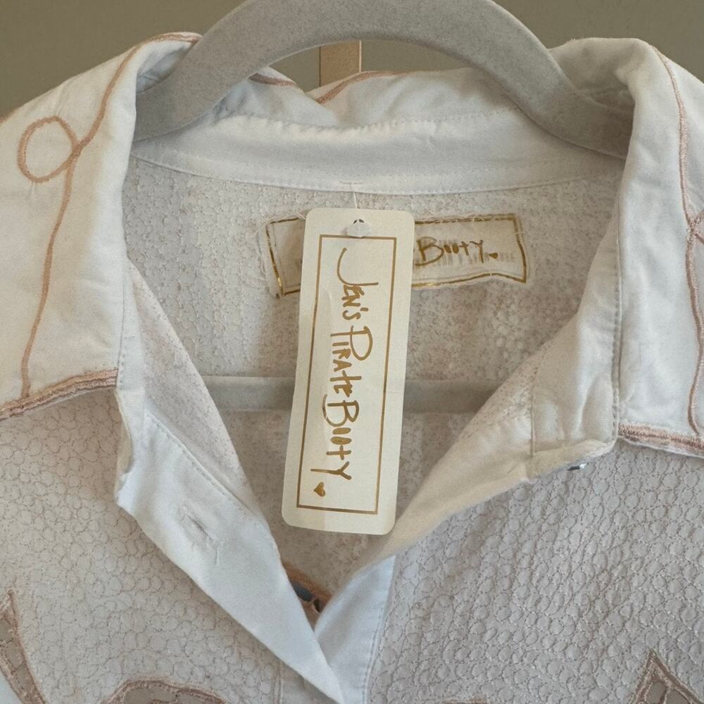 Jen's Pirate Booty Jolene Western Button Down Top Bone White Size M NWT - Picture 4 of 14
